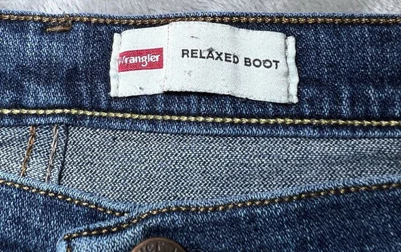 Wrangler Jeans Mens Size 40x32 Blue Relaxed Boot Cut Premium Quality Denim - Picture 4 of 13
